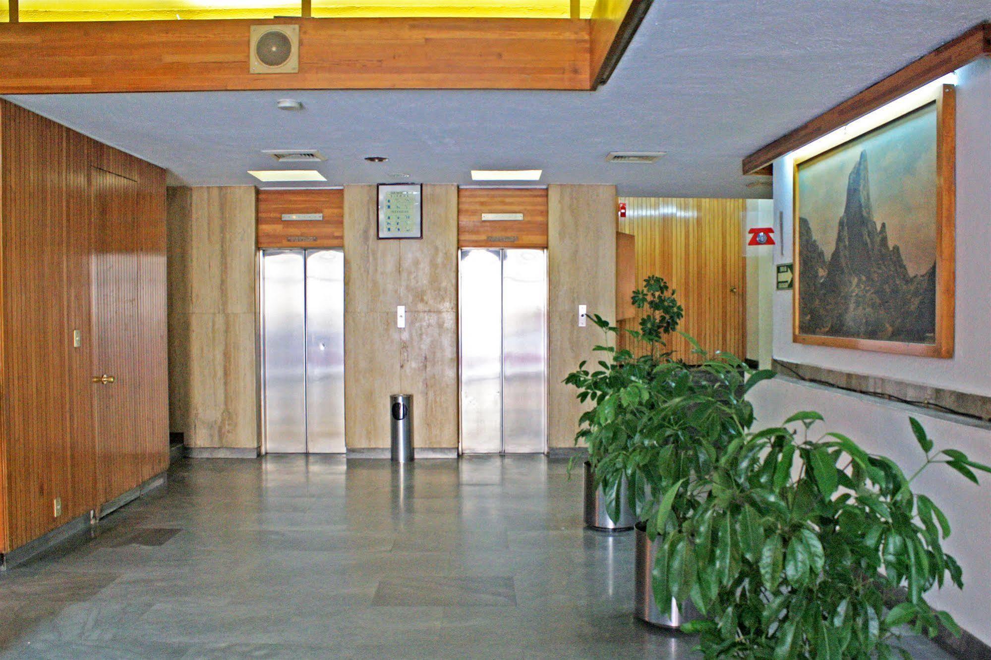 Oyo Hotel Hidalgo Mexico City Exterior photo